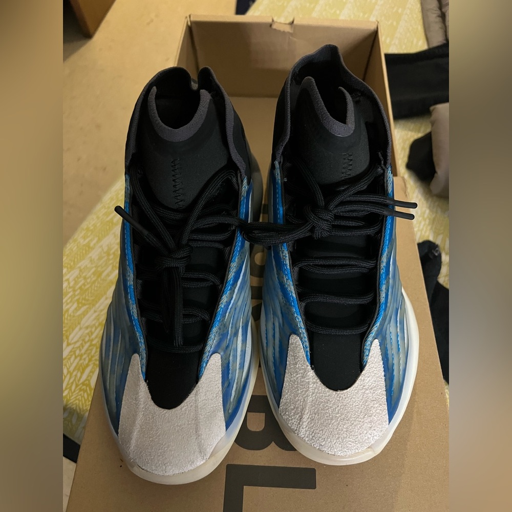 Yeezy basketball 8.5